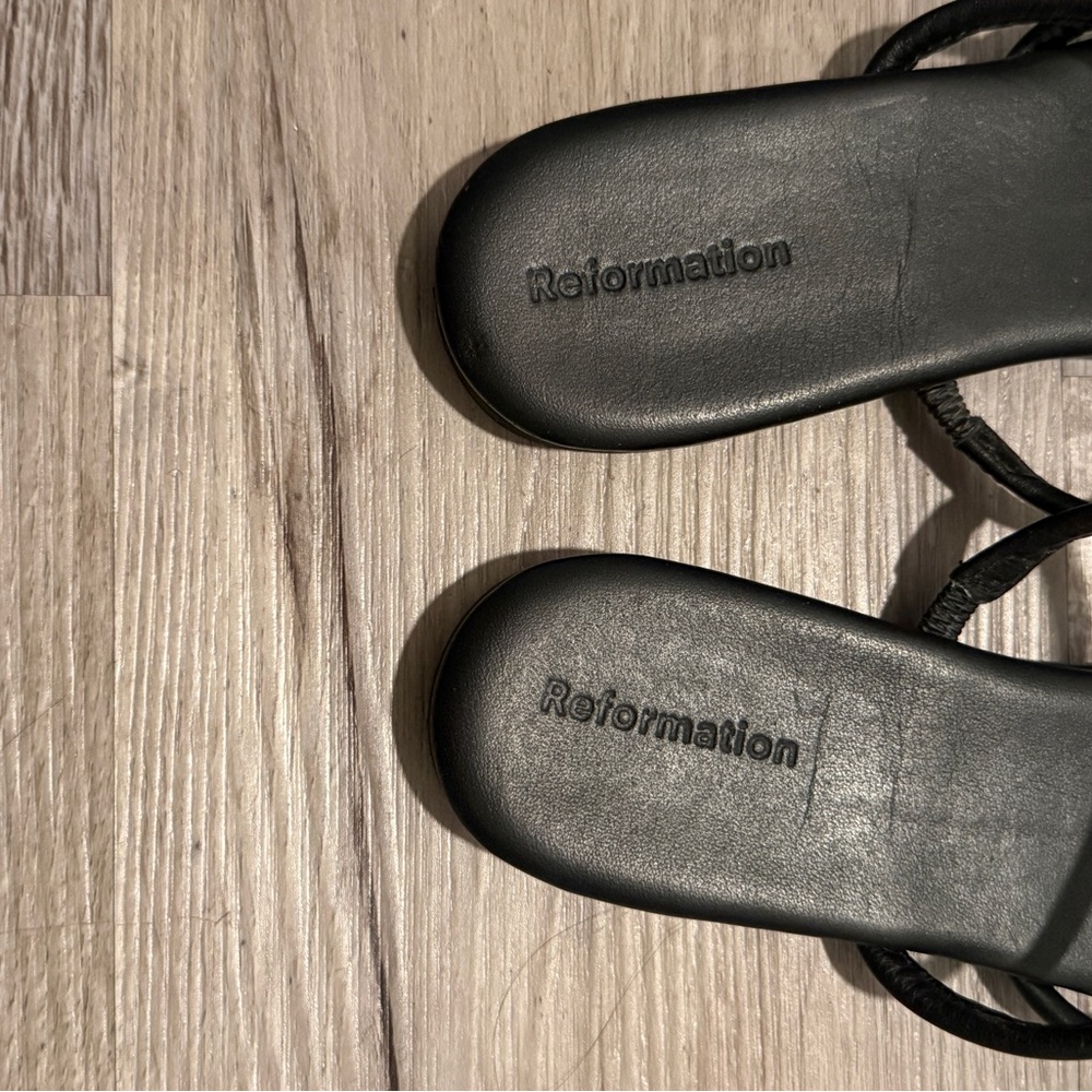 Reformation Ludo Toe Ring Strappy Flat Sandal - Picture 3 of 5
